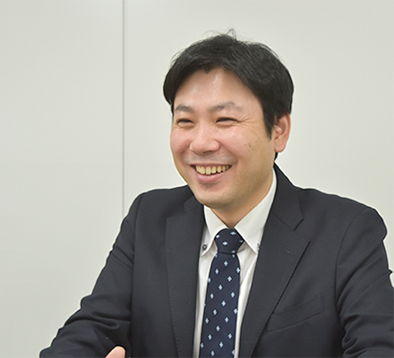 総務・人事部 部長　佃　忠宣
